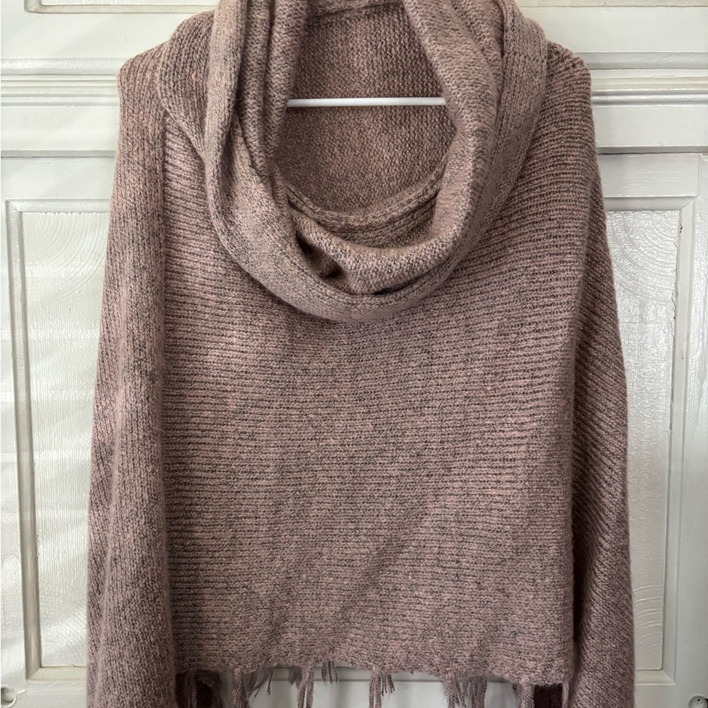 Bass one size pull over / poncho